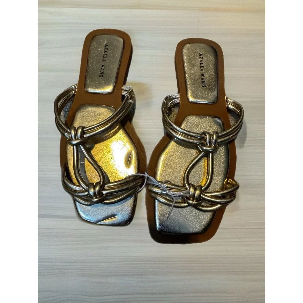 NWT Azalea Slip on Flat Sandals in Gold / Size 9‎ / Never worn